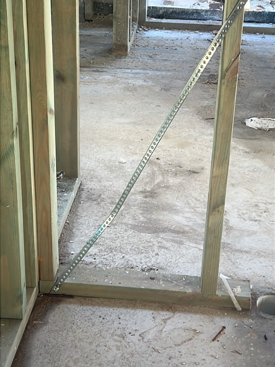 Brace not tensioned, recorded during a frame inspection in Gledswood Hills
